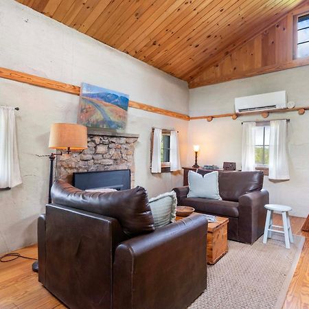 Rustic Baileys Retreat Cabin Near Wineries! Crozet Εξωτερικό φωτογραφία
