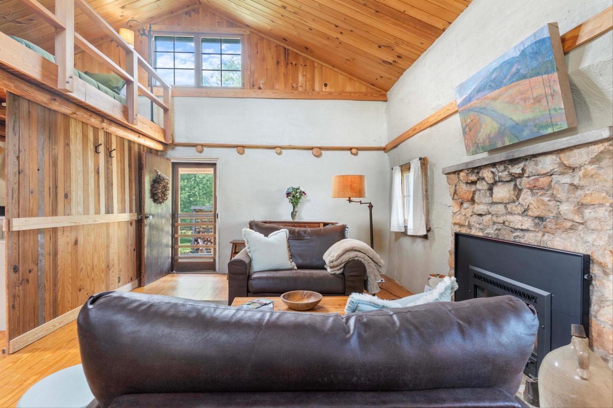 Rustic Baileys Retreat Cabin Near Wineries! Crozet Εξωτερικό φωτογραφία