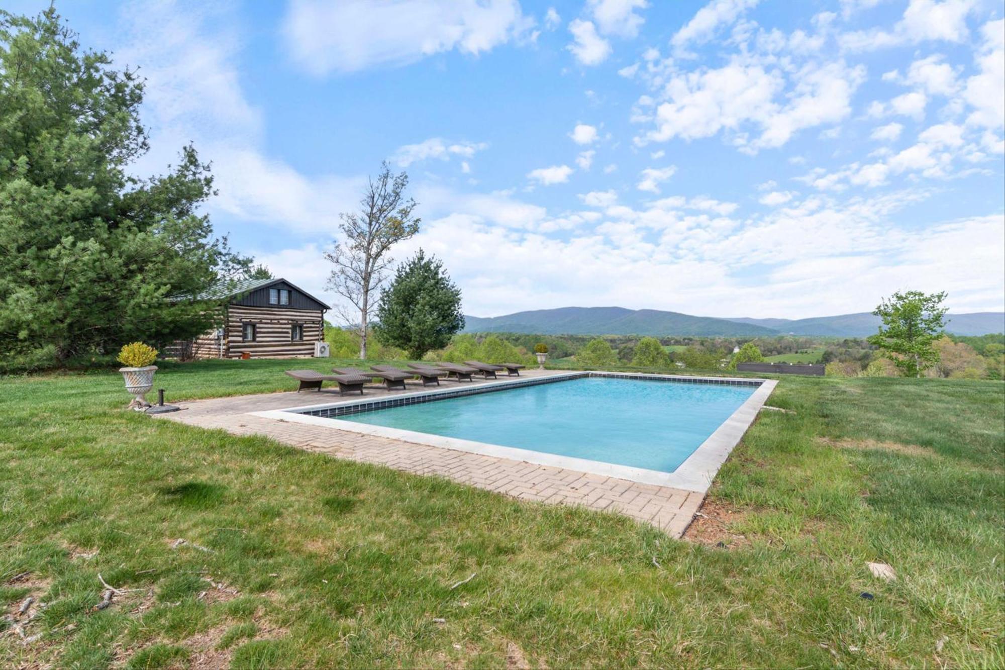 Rustic Baileys Retreat Cabin Near Wineries! Crozet Εξωτερικό φωτογραφία
